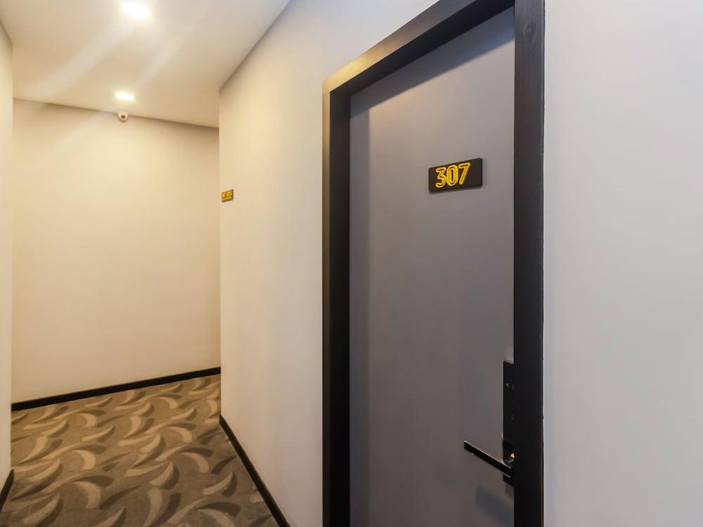 Solid Hotels Johor Bahru Ngoại thất bức ảnh